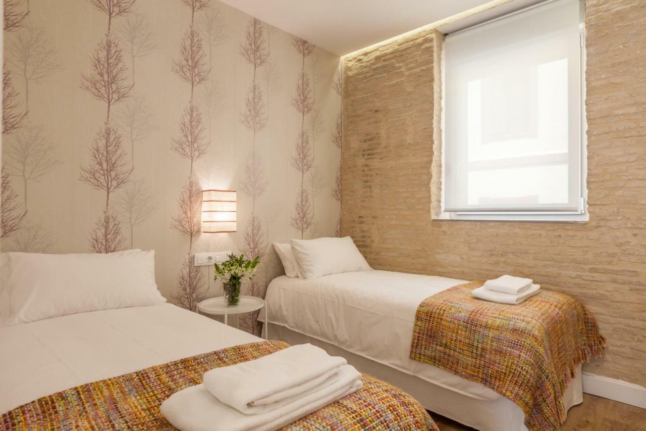 Apartamentos Rg Suites Jardines De Murillo セビリア エクステリア 写真